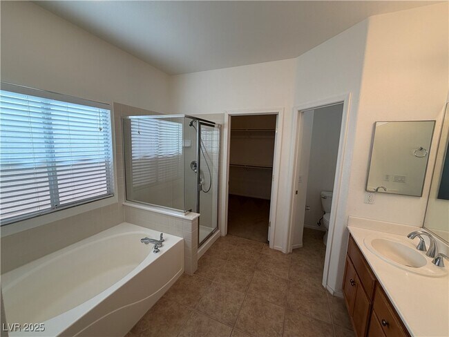 Building Photo - 10596 Bardilino St