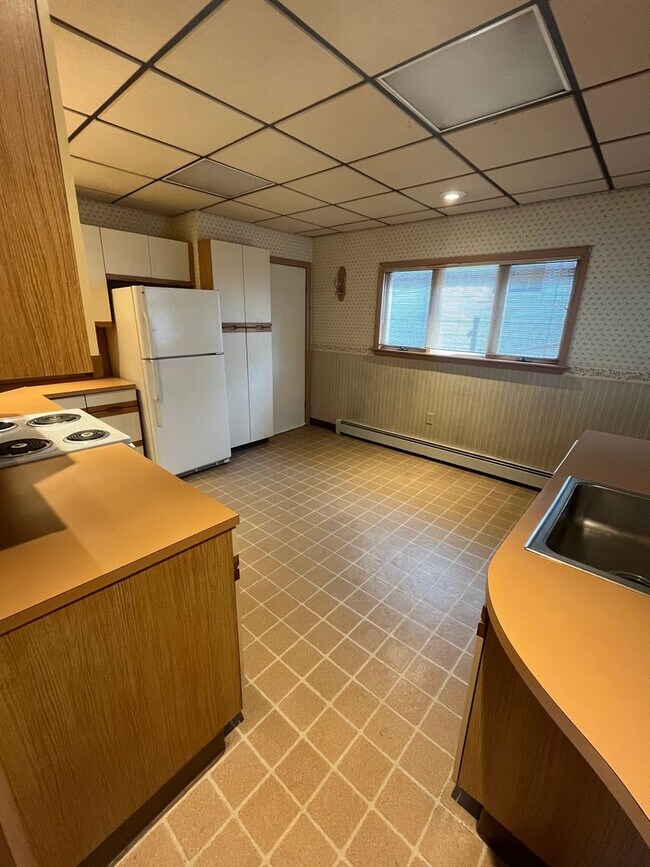 Building Photo - 940 Woodlawn St