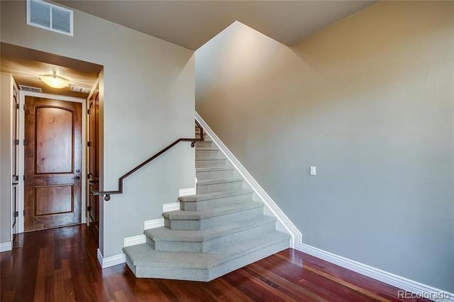 Building Photo - 10124 Inverness Main St