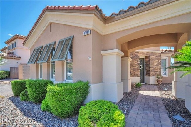 Building Photo - LUXURY HOME IN SEVEN HILLS