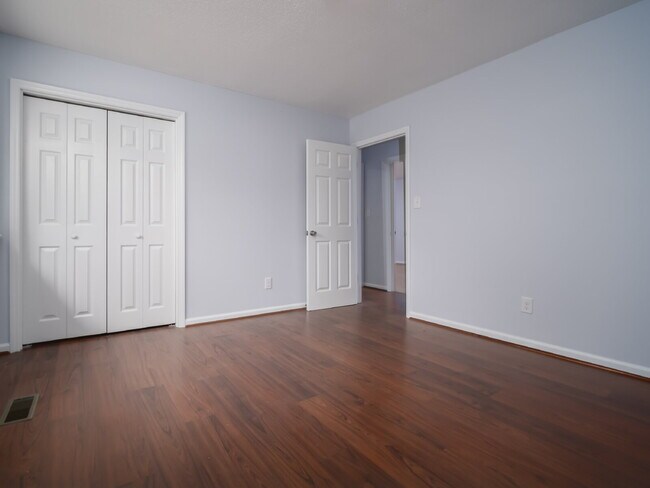 Building Photo - 102 McCall St