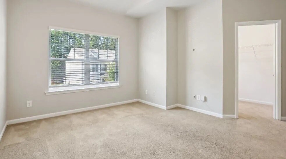 Building Photo - Room in Townhome on Estes Dr