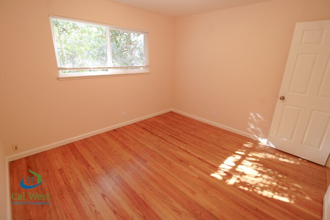 Building Photo - $4395 - Beautiful Sunnyvale 3 Bedroom Home...