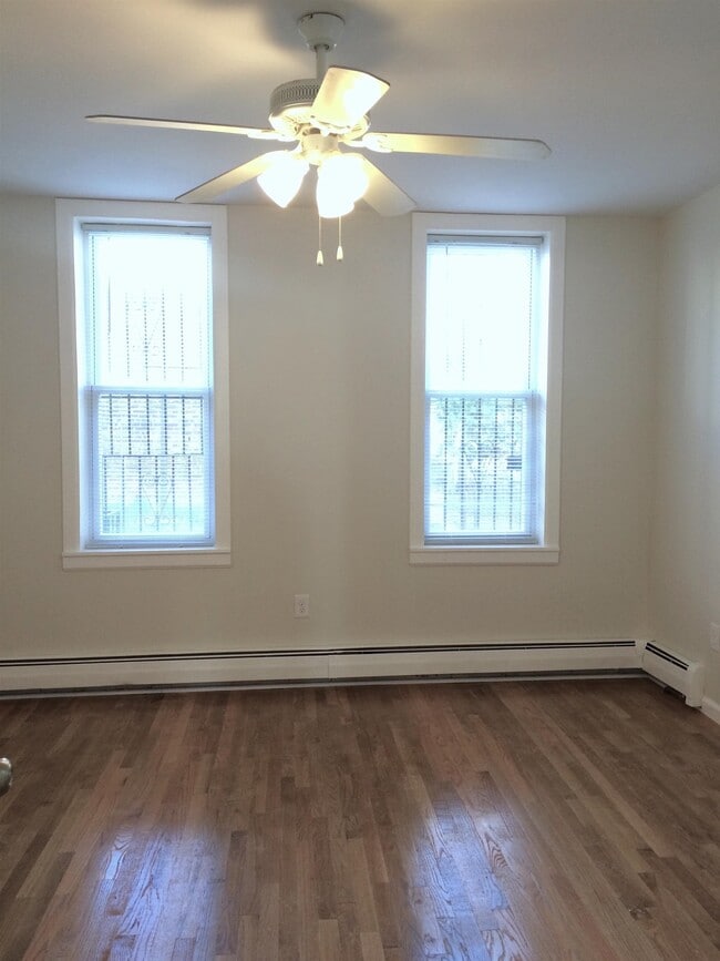 Building Photo - 275 Webster Ave