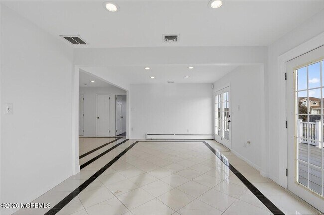 Building Photo - 8 Pullman Ave