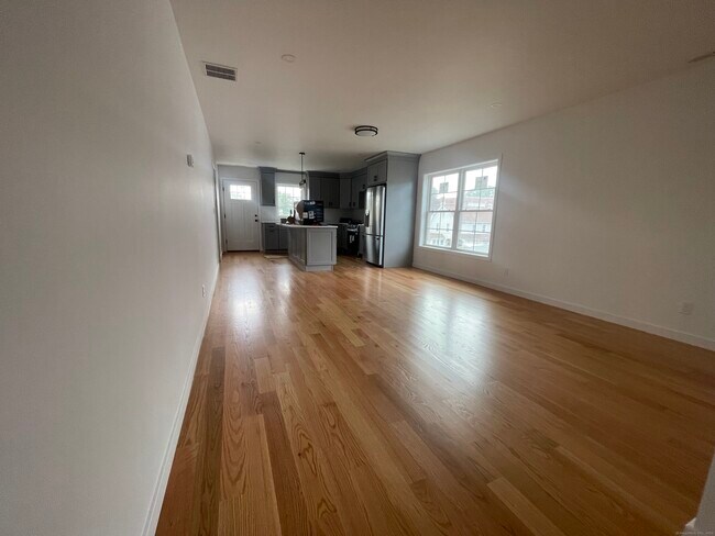 Building Photo - 350 Pleasantview Ave