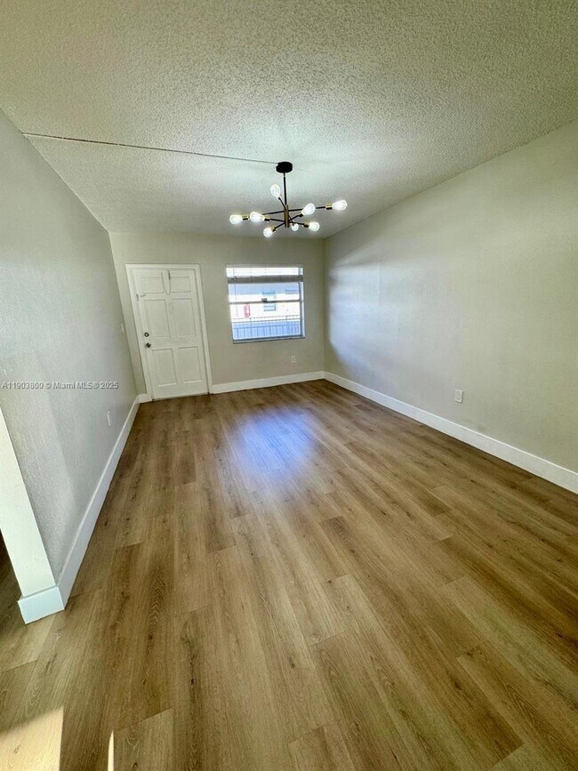 Building Photo - 1720 Cleveland St