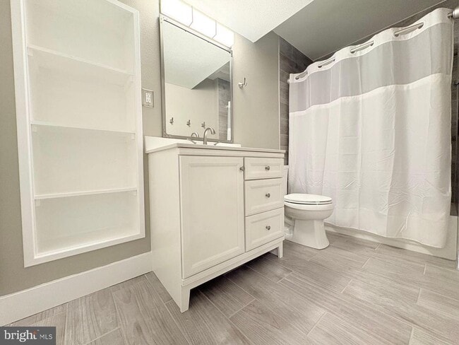 Building Photo - 5 Artillery Dr