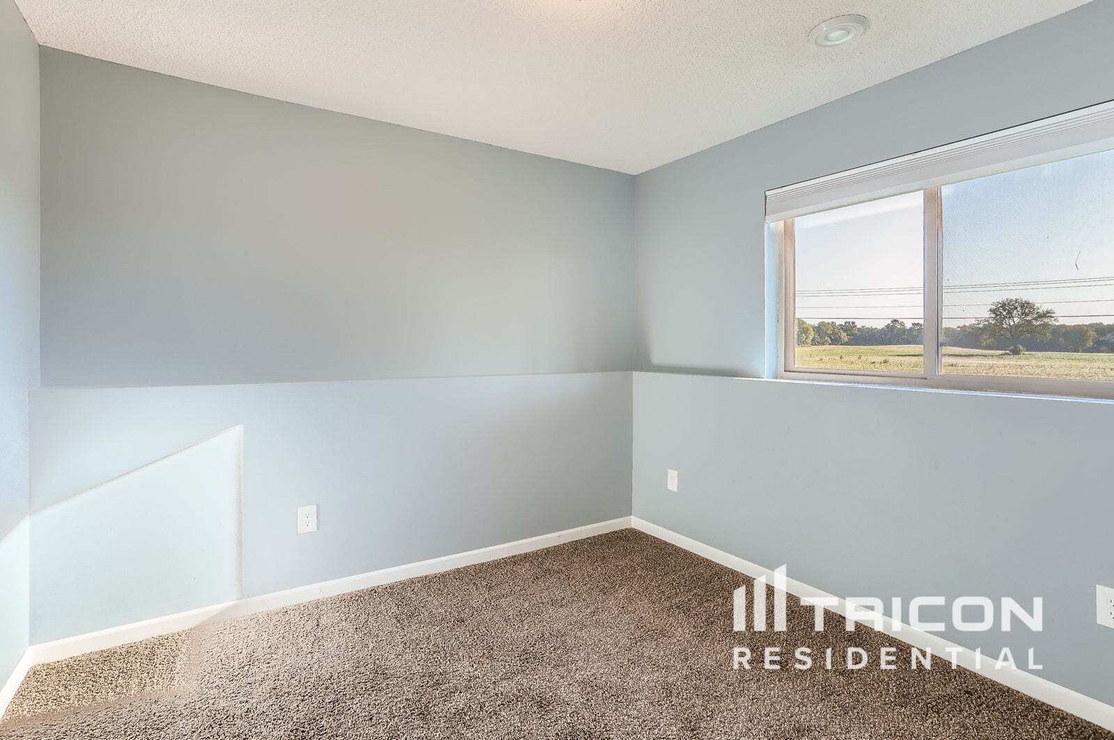Building Photo - 9348 Golden Pond Ln N