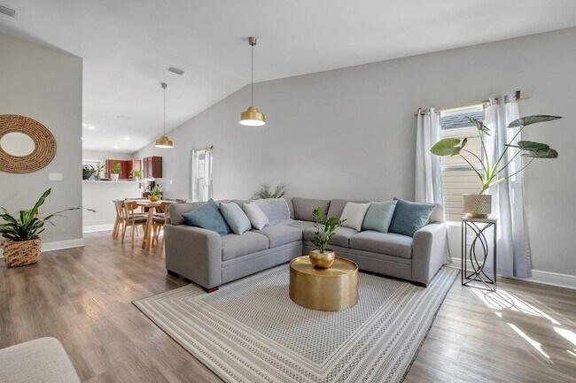 Building Photo - 1069 Lacey Ln