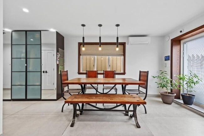 Building Photo - 3 bedroom in BROOKLYN NY 11229
