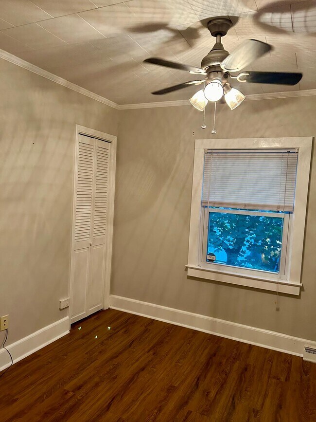 Building Photo - 3 Lake Rd