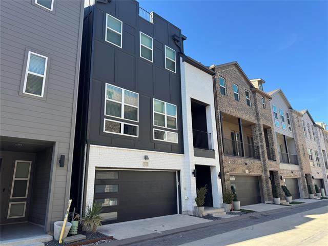 Building Photo - 2511 Carolwood Ln