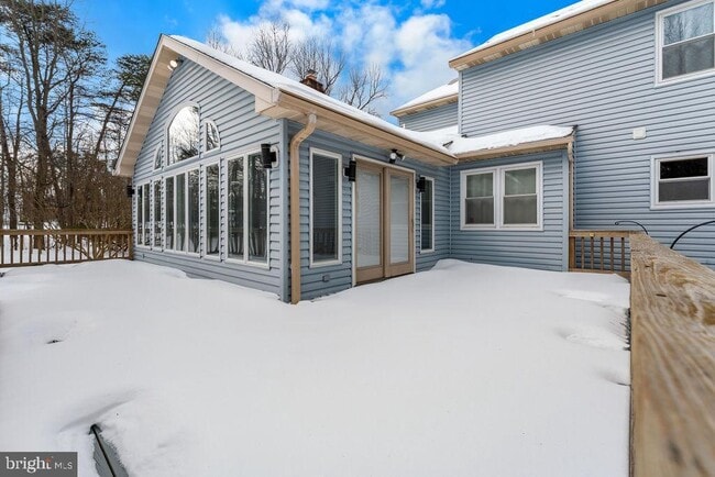 Building Photo - 8009 Frontier Dr