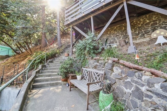 Building Photo - 432 Fernwood Pacific Dr