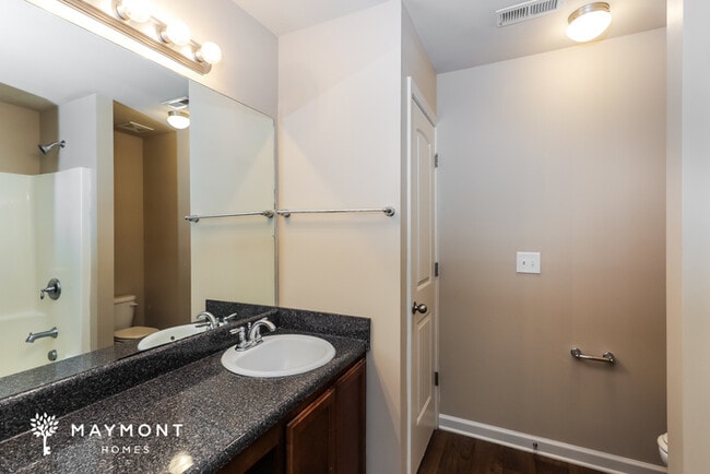 Building Photo - 224 Bandelier Cir