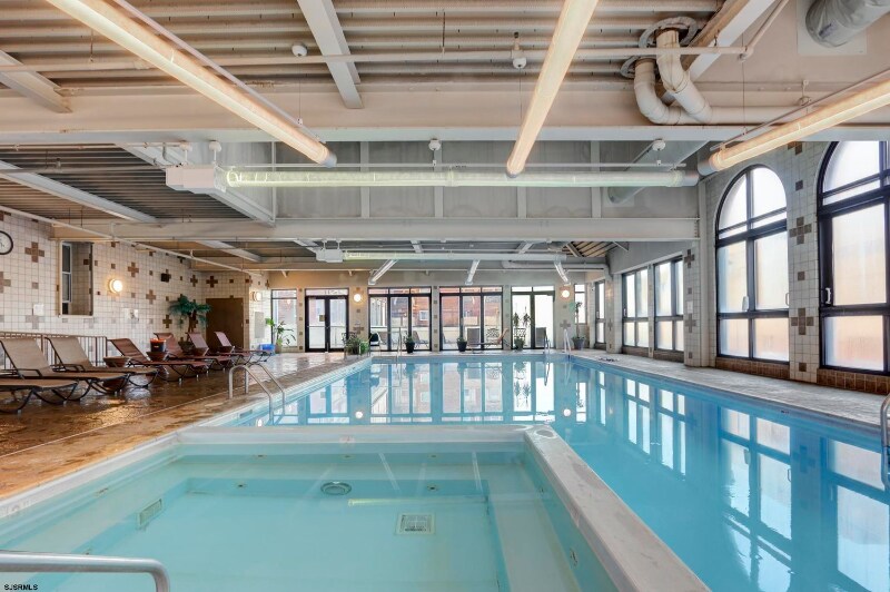 Building Photo - 2715 Boardwalk