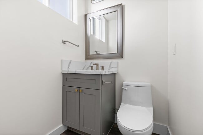 Building Photo - A beautifully designed and renovated 4 bed...