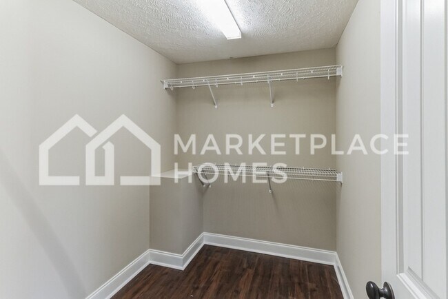Building Photo - 314 Macer Ave