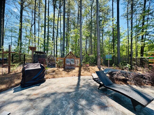 Building Photo - Fully Furnished Home Available In Creedmoor - Inground Pool and More