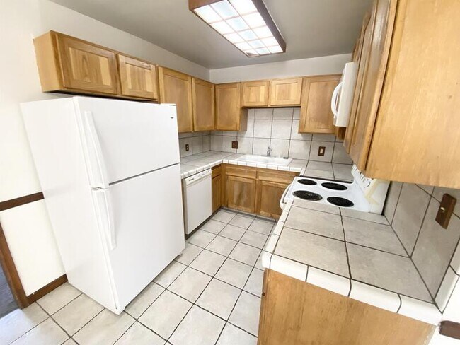 Building Photo - 648 N 1050 W