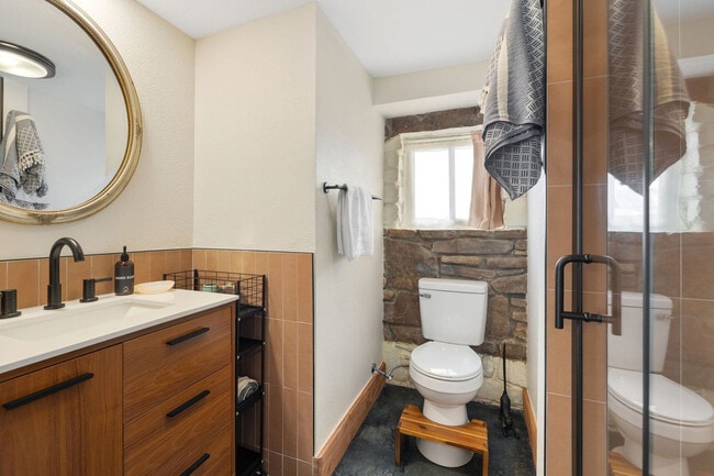 Building Photo - 17097 Lake Sequoyah Dr