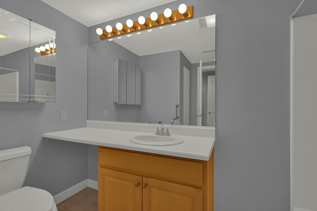 Building Photo - 1128 Windward Rd