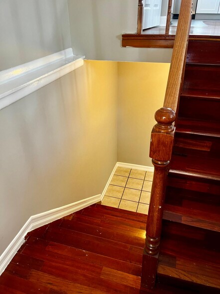 Lower level stairs - 618 E 39th Ln