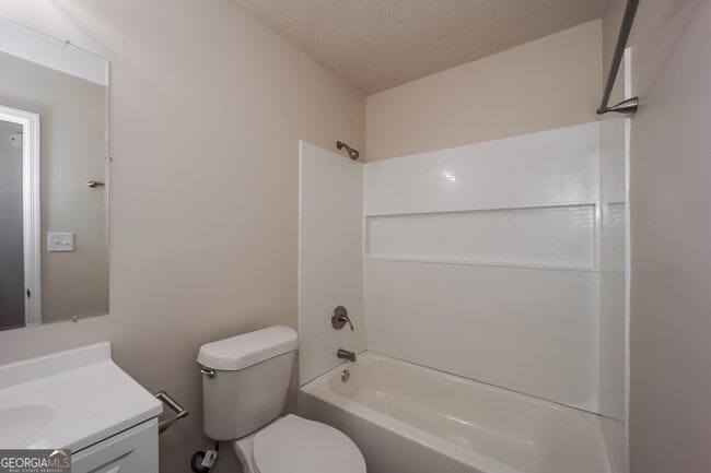 Building Photo - 380 Fleming Ct