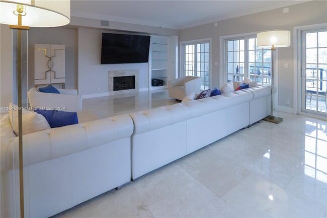 Building Photo - 2428 Fisher Island Dr