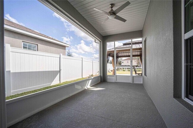 Building Photo - 4995 NE 125th Lp