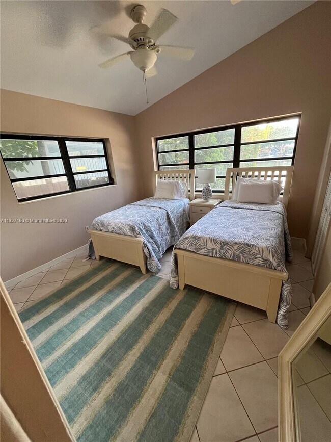 Building Photo - 900 Belle Meade Island Dr