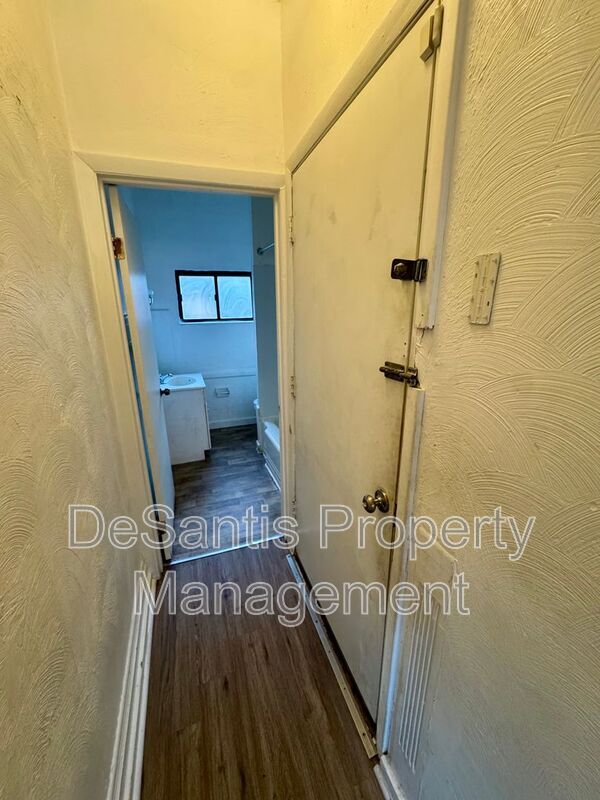 Building Photo - 2903 Stayton St