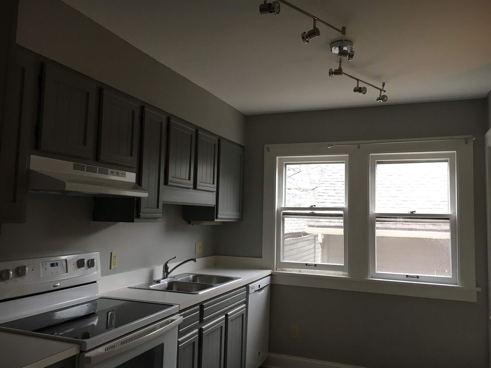 Building Photo - 17910 Crest Ln