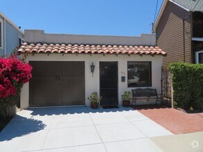 Building Photo - 2 plus bed, 1.5 bath, close to Seabright b...