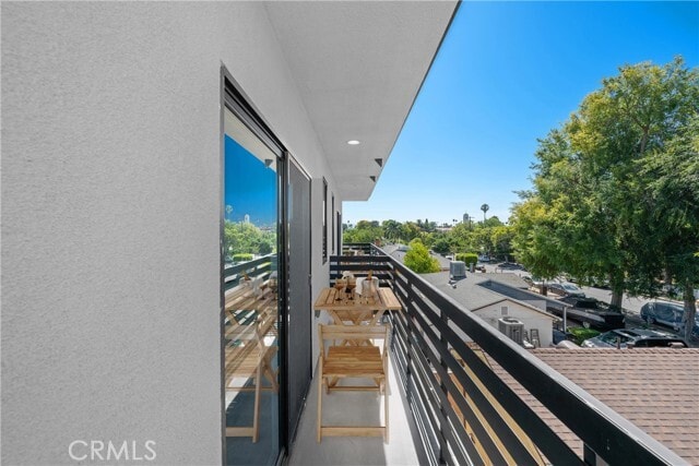 Building Photo - 6704 Kester Ave