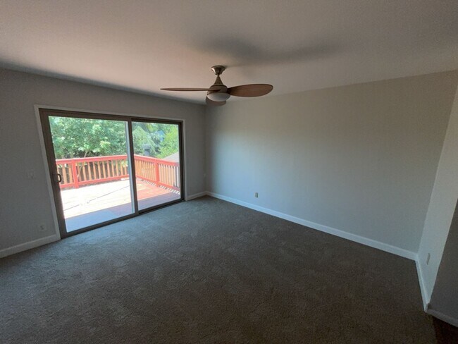 Building Photo - Beautiful West Davis home available in June
