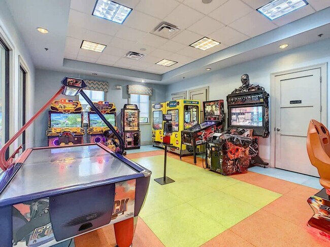 Building Photo - 1605 Maidstone Ct