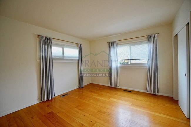 Building Photo - 893 Tiburon Blvd