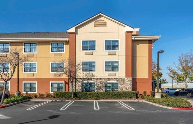 Building Photo - 1000 Lead Hill Blvd