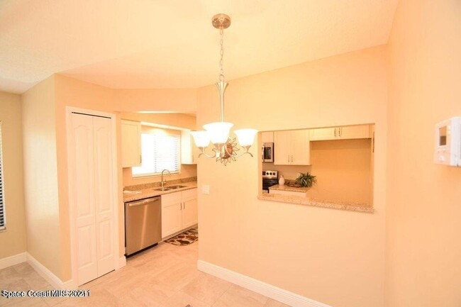 Building Photo - 670 Cedar Side Cir NE