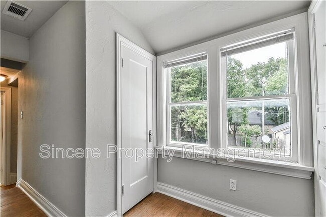 Building Photo - 2217 NW 25th St