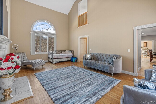 Building Photo - 17 Waring Dr