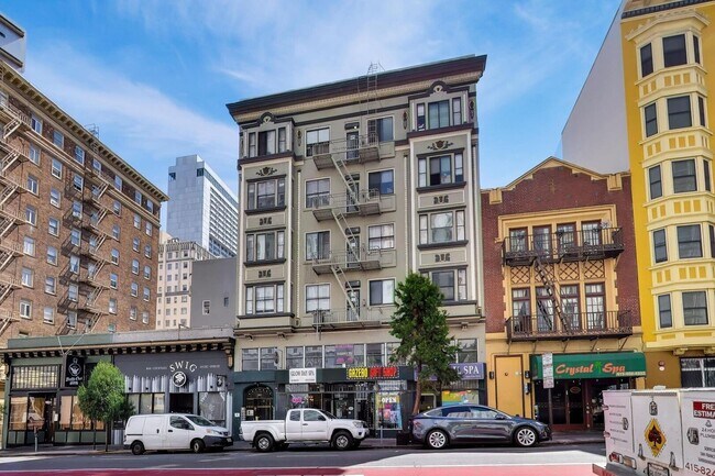 Building Photo - 565 Geary St