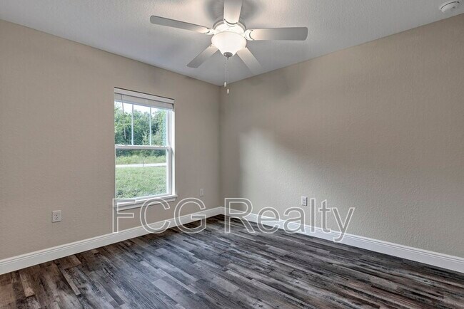 Building Photo - 4 Locust Drive Trail