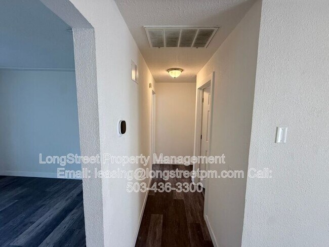 Building Photo - 758 Browning Ave S