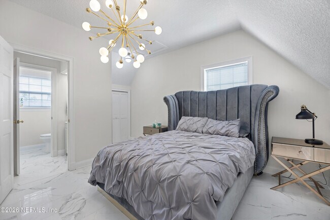 Building Photo - 200 Sunstone Ct