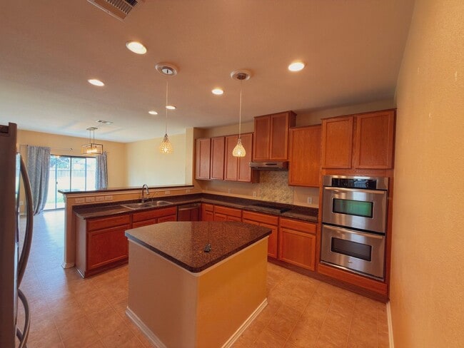 Building Photo - University Park - 5 bedrooms, 3-1/2 Baths