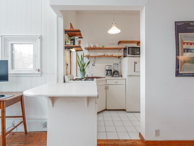 Building Photo - 31 Pinckney St