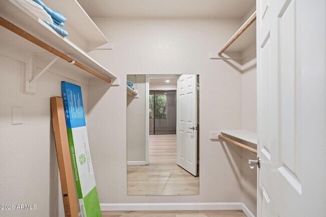 Building Photo - 9708 E Vía Linda